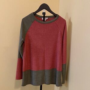 WONDERLAND Long Sleeve Top